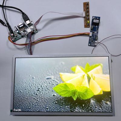 หน้าจอ LCD ขนาด 15.6'' อ่านได้กลางแดด ความสว่าง 1500cd/m², ความละเอียด 1920x1080 และการแสดงผลสี 16.7 ล้านสี สำหรับการใช้งานกลางแจ้ง
